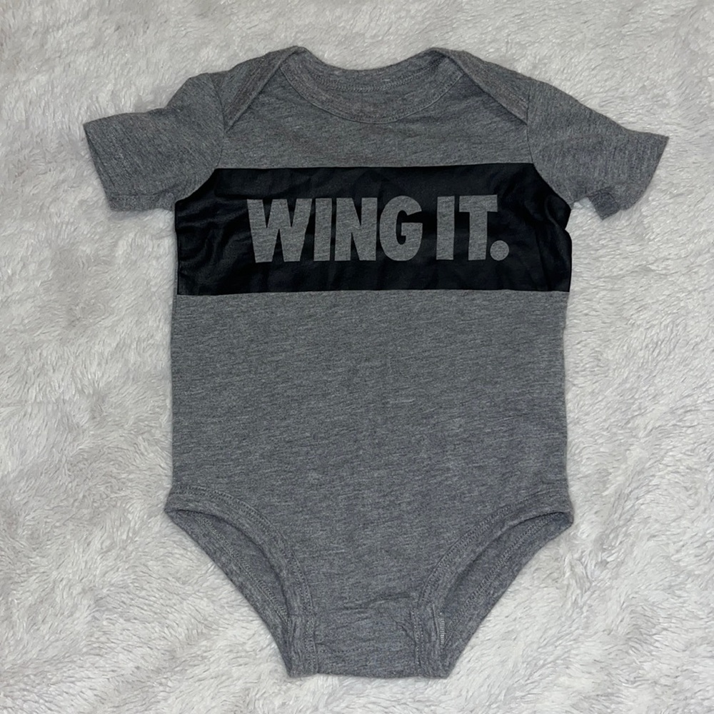 (3 for $10) wing it 3-6 month gray wing it short sleeve gender neutral bodysuit